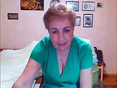 Victoria5643 online show from March 13, 2026, 7:30 pm