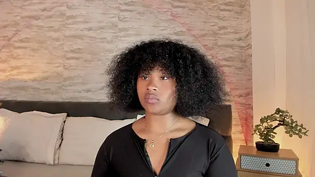 Snapshot of Anneth__M chatting on October 13, 2025, 6:20 pm Anneth M online show from October 13, 2025, 6:20 pm