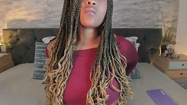 Snapshot of Anneth__M chatting on July 3, 2026, 7:42 pm Anneth M online show from July 3, 2026, 7:42 pm