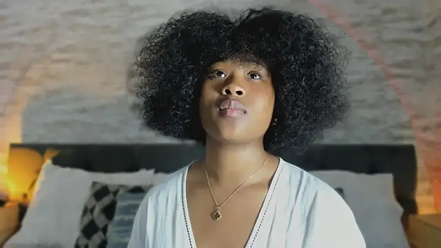 Snapshot of Anneth__M chatting on November 14, 2025, 7:50 pm Anneth M online show from November 14, 2025, 7:50 pm