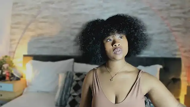 Snapshot of Anneth__M chatting on November 8, 2025, 7:39 pm Anneth M online show from November 8, 2025, 7:39 pm