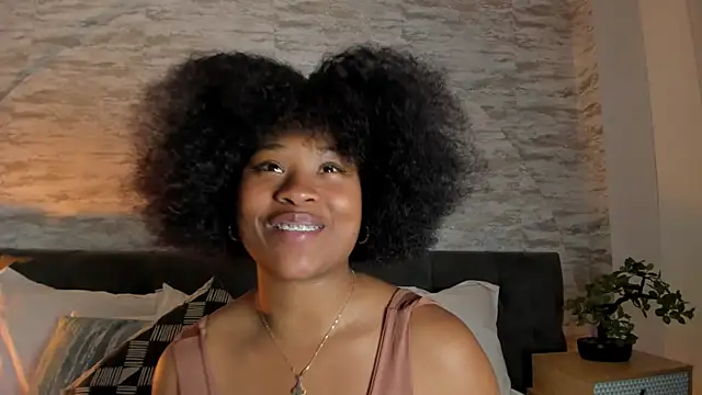 Snapshot of Anneth__M chatting on December 4, 2025, 7:46 pm Anneth M online show from December 4, 2025, 7:46 pm