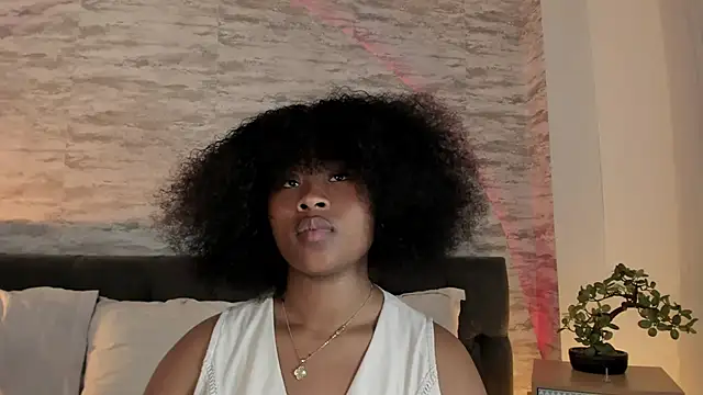 Snapshot of Anneth__M chatting on October 15, 2025, 7:44 pm Anneth M online show from October 15, 2025, 7:44 pm