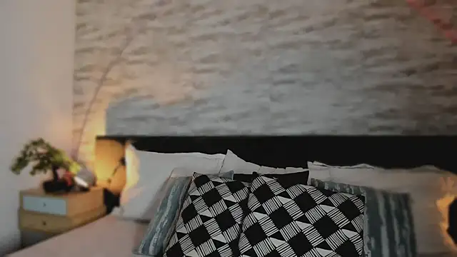 Snapshot of Anneth__M chatting on November 5, 2025, 7:39 pm Anneth M online show from November 5, 2025, 7:39 pm