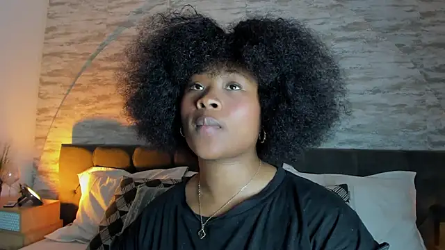 Snapshot of Anneth__M chatting on December 2, 2025, 7:37 pm Anneth M online show from December 2, 2025, 7:37 pm