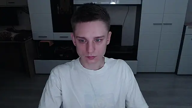 angryzan online show from October 17, 2025, 4:16 am