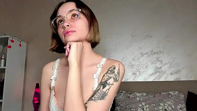 Snapshot of Shine_Lina chatting on December 3, 2024, 2:31 am Shine Lina online show from December 3, 2024, 2:31 am
