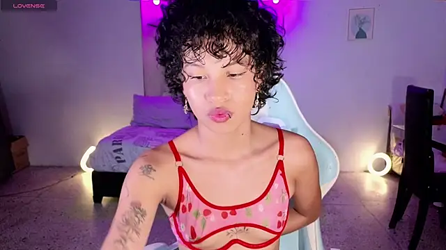 Snapshot of Peggy_Funn chatting on September 20, 2025, 10:37 pm Peggy Funn online show from September 20, 2025, 10:37 pm