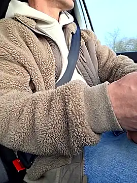 Zeefy online show from November 4, 2025, 8:18 am