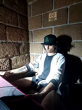 Pitudo20cmm online show from November 14, 2025, 9:46 am