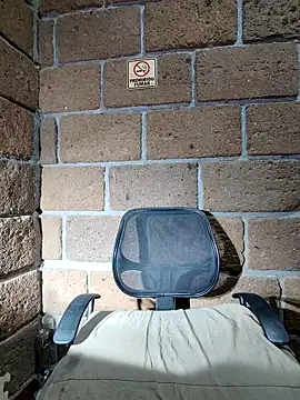 Pitudo20cmm online show from November 16, 2025, 3:22 am