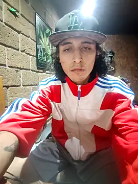 Pitudo20cmm online show from November 12, 2025, 6:17 am