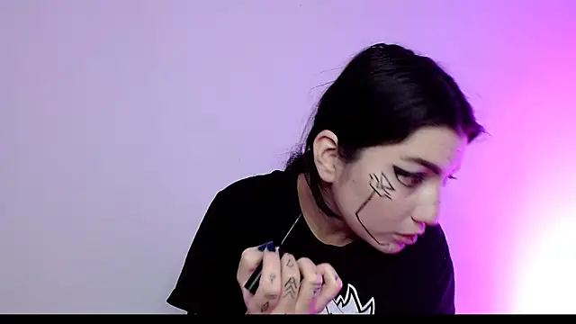 Snapshot of sophy_rock chatting on November 28, 2025, 5:46 pm sophy rock online show from November 28, 2025, 5:46 pm