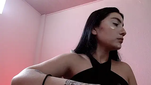 Snapshot of sophy_rock chatting on November 18, 2025, 3:37 pm sophy rock online show from November 18, 2025, 3:37 pm