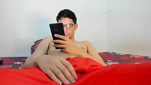 Snapshot of Diego-Monsalve chatting on July 6, 2026, 10:23 pm Diego-Monsalve online show from July 6, 2026, 10:23 pm