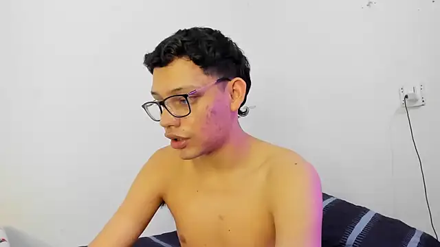 Snapshot of Diego-Monsalve chatting on October 15, 2025, 7:55 pm Diego-Monsalve online show from October 15, 2025, 7:55 pm