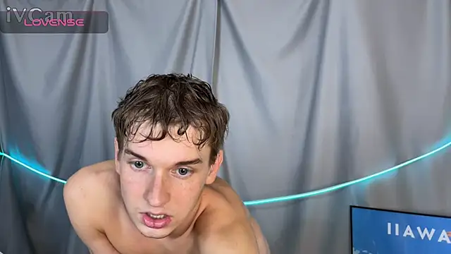 Snapshot of 4ever_dude chatting on November 14, 2025, 12:42 pm 4ever dude online show from November 14, 2025, 12:42 pm