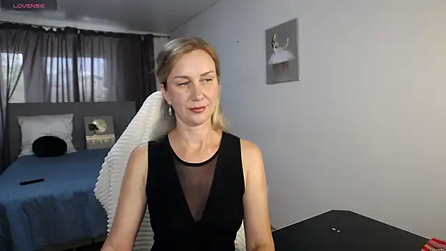 Snapshot of Vanessa_Nowak chatting on June 22, 2026, 1:08 pm Vanessa Nowak online show from June 22, 2026, 1:08 pm