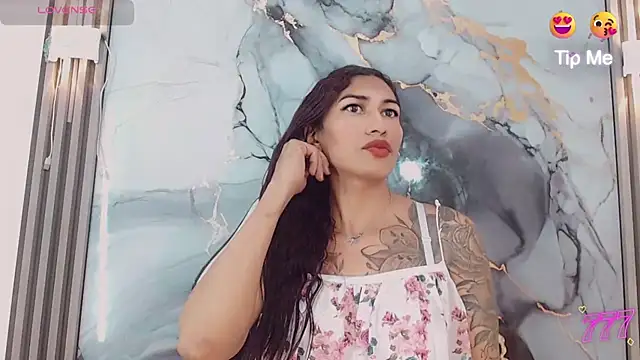 Snapshot of khiara_moretti chatting on July 31, 2026, 11:42 am khiara moretti online show from July 31, 2026, 11:42 am