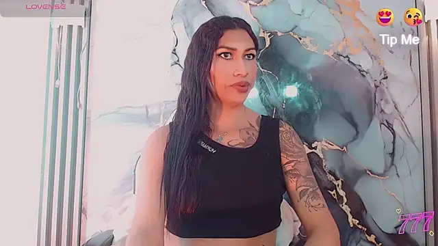Snapshot of khiara_moretti chatting on August 1, 2026, 11:30 am khiara moretti online show from August 1, 2026, 11:30 am