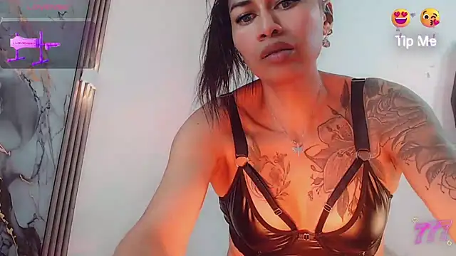 Snapshot of khiara_moretti chatting on August 8, 2026, 11:50 am khiara moretti online show from August 8, 2026, 11:50 am