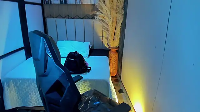 Agathaargent  online show from March 13, 2026, 9:31 pm