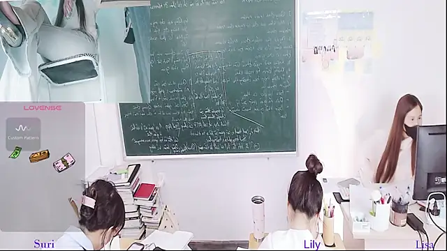 Snapshot of _Math_ chatting on June 3, 2026, 2:33 pm Math online show from June 3, 2026, 2:33 pm