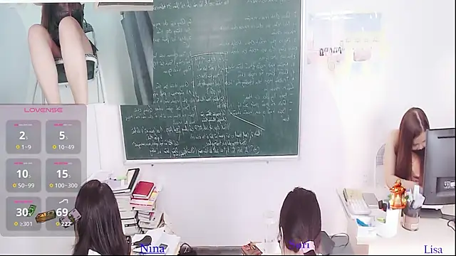 Snapshot of _Math_ chatting on June 4, 2026, 3:06 pm Math online show from June 4, 2026, 3:06 pm