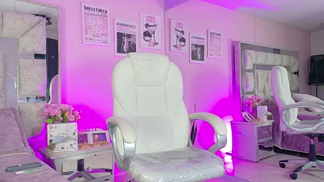 Snapshot of Sara_Greey chatting on March 27, 2026, 1:56 pm Sara Greey online show from March 27, 2026, 1:56 pm