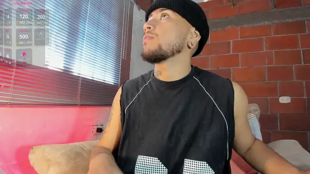 Snapshot of ftmphilip_ chatting on August 7, 2026, 12:44 pm ftmphilip online show from August 7, 2026, 12:44 pm