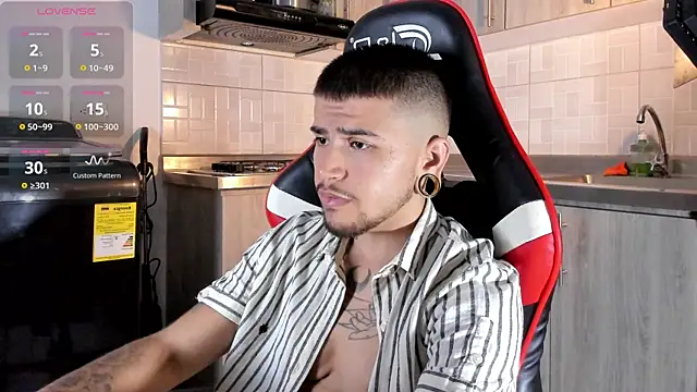 ftmphilip  online show from November 20, 2025, 11:14 pm