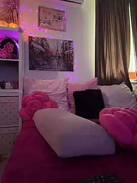 Snapshot of EvelynFrances chatting on November 20, 2025, 9:43 am EvelynFrances online show from November 20, 2025, 9:43 am