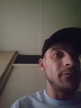 DreamDealerOficial online show from November 12, 2025, 3:49 pm