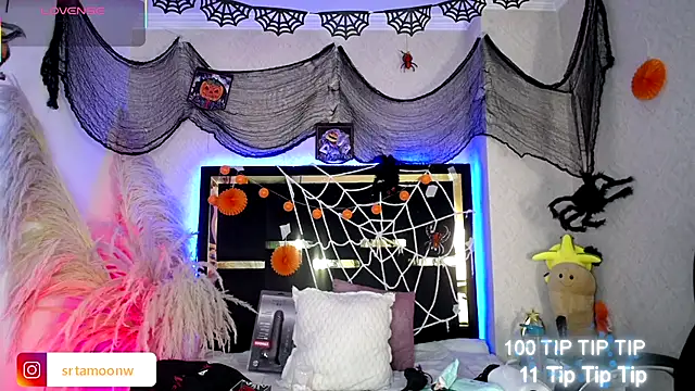 Moon Water   online show from November 5, 2025, 10:07 am