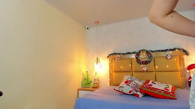 LARSONMIA online show from December 2, 2025, 12:18 pm