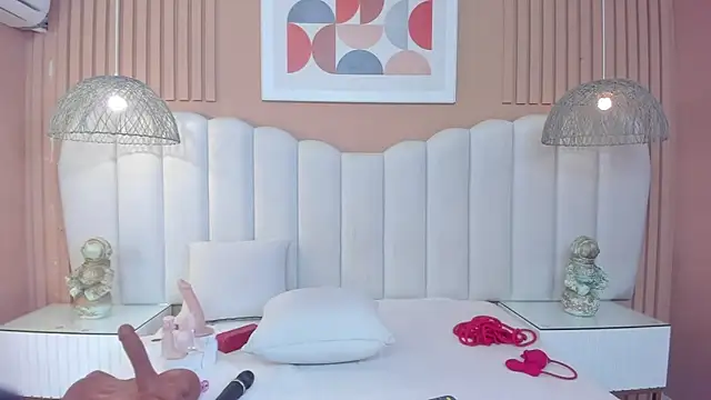 Sara Vanegas online show from February 10, 2026, 11:20 am