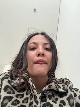Megan Rodrigo online show from June 16, 2026, 1:00 pm