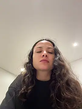 Megan Rodrigo online show from June 25, 2026, 4:43 am