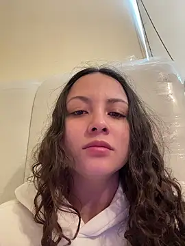 Megan Rodrigo online show from February 12, 2026, 1:55 pm