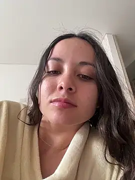 Megan Rodrigo online show from May 11, 2026, 4:04 pm