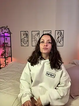 Megan Rodrigo online show from November 28, 2025, 5:46 pm