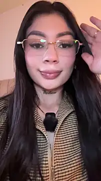 Roxanne 08 online show from April 24, 2026, 9:28 pm