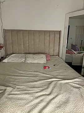 Roxanne 08 online show from December 22, 2025, 11:05 pm