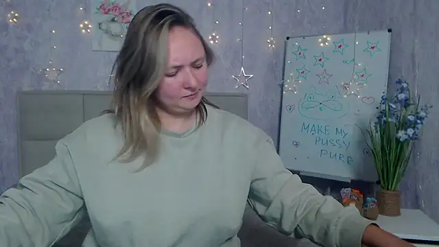 Snapshot of SallyVerda chatting on November 11, 2025, 6:36 pm SallyVerda online show from November 11, 2025, 6:36 pm