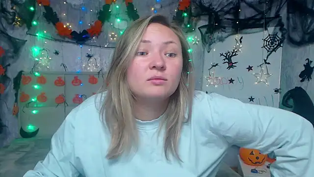 Snapshot of SallyVerda chatting on October 26, 2025, 6:19 pm SallyVerda online show from October 26, 2025, 6:19 pm