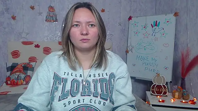 Snapshot of SallyVerda chatting on November 19, 2025, 6:41 pm SallyVerda online show from November 19, 2025, 6:41 pm