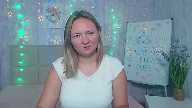 Snapshot of SallyVerda chatting on October 9, 2025, 5:57 pm SallyVerda online show from October 9, 2025, 5:57 pm