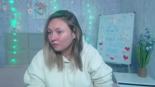 Snapshot of SallyVerda chatting on October 14, 2025, 5:46 pm SallyVerda online show from October 14, 2025, 5:46 pm