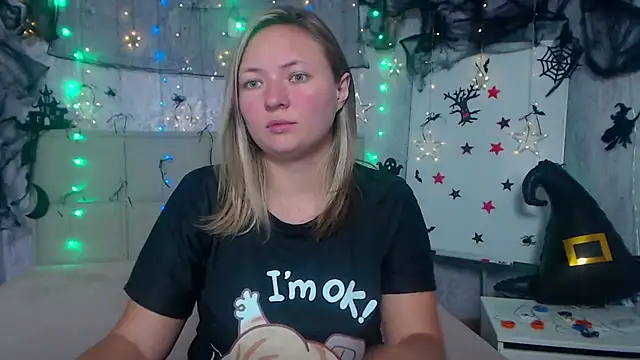 Snapshot of SallyVerda chatting on October 17, 2025, 5:26 pm SallyVerda online show from October 17, 2025, 5:26 pm