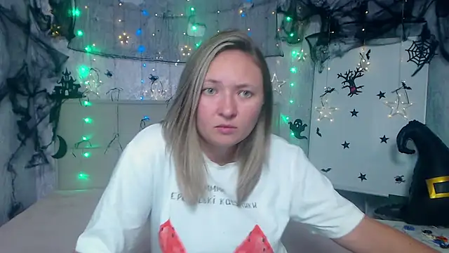 Snapshot of SallyVerda chatting on October 16, 2025, 6:16 pm SallyVerda online show from October 16, 2025, 6:16 pm